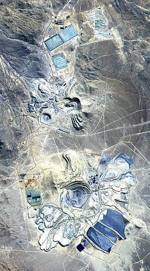 False color satellite image of Escondida (left) and neighbouring Zaldívar mines (right)